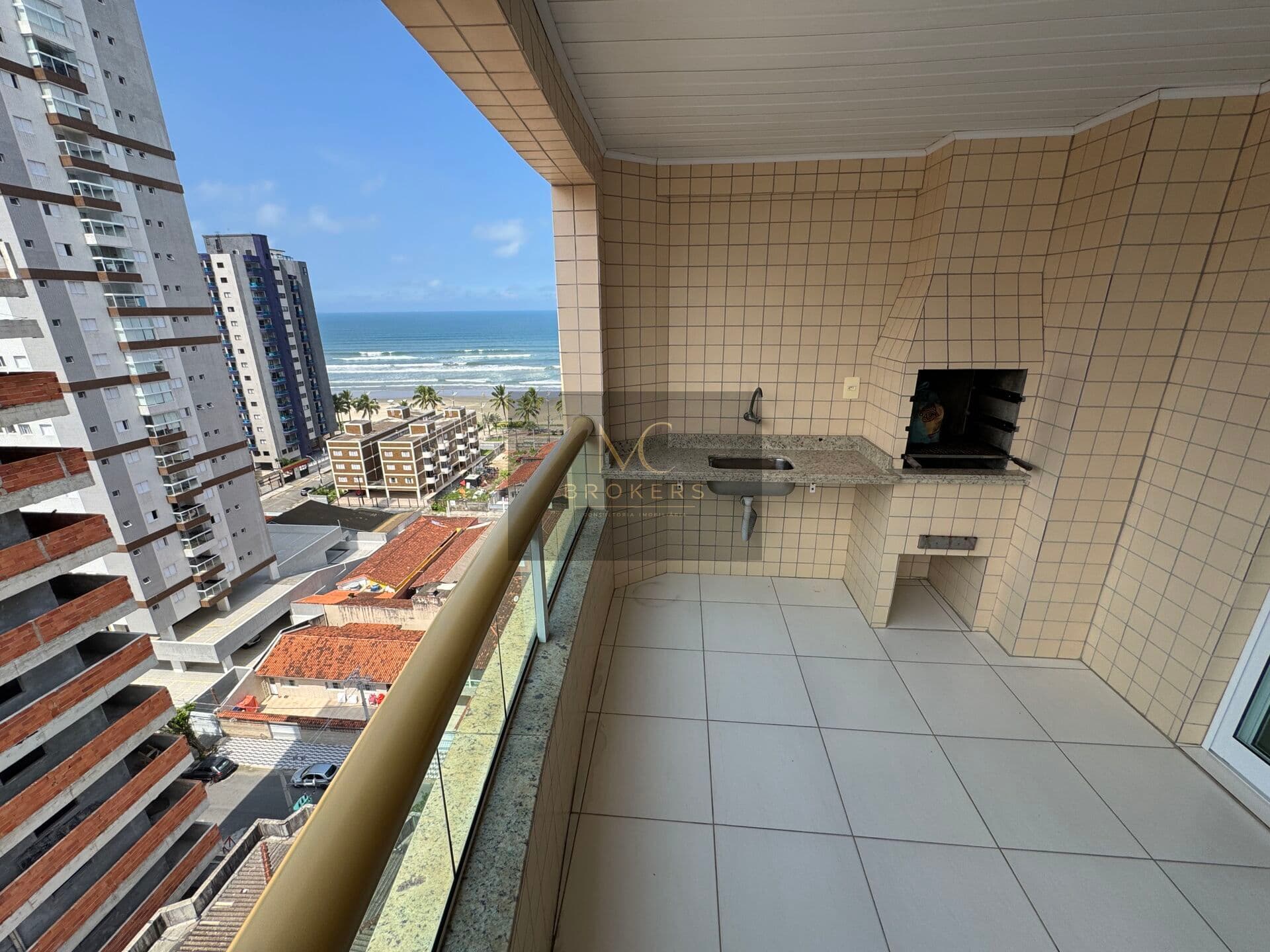 Apartamento 2 suites, 2 vagas, varanda churrasqueira a carvão vista mar