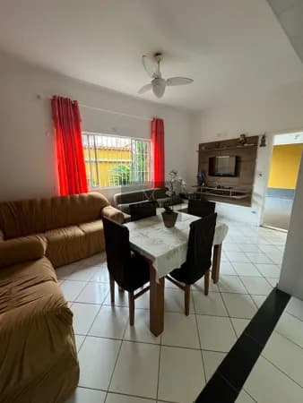 Casa de 3 dormitórios sendo 1 suíte e 3 vagas de garagem no bairro Florida