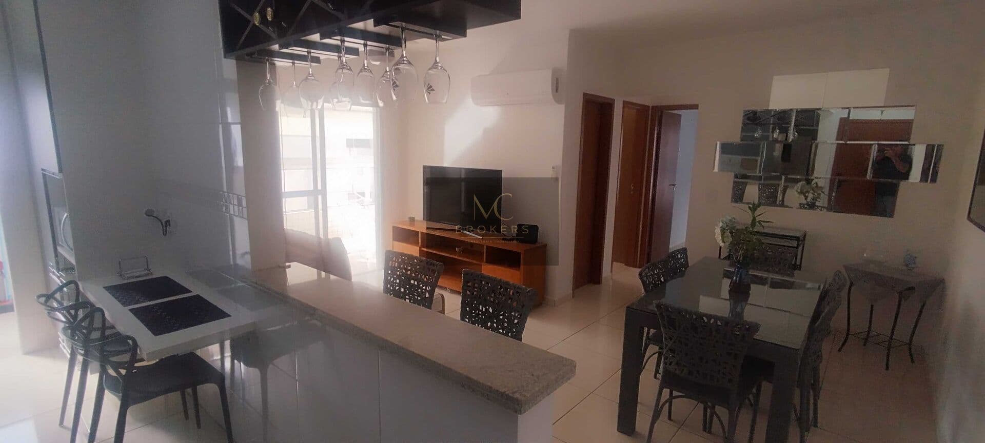 Apartamento 2 dormitórios com 2 suites