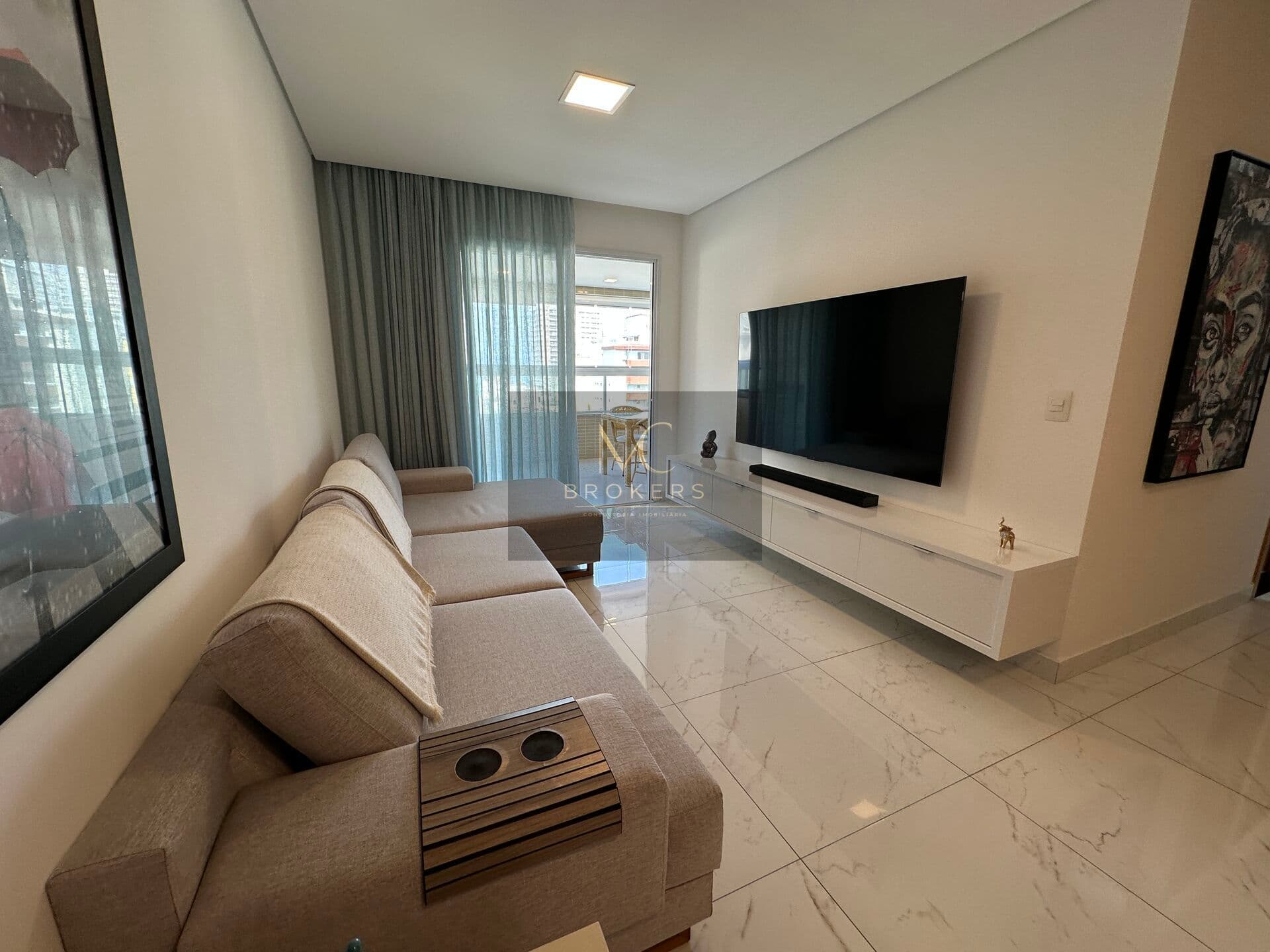 Apartamento à venda no bairro Canto do Forte em Praia Grande, SP. 3 dormitórios sendo 3 suítes.