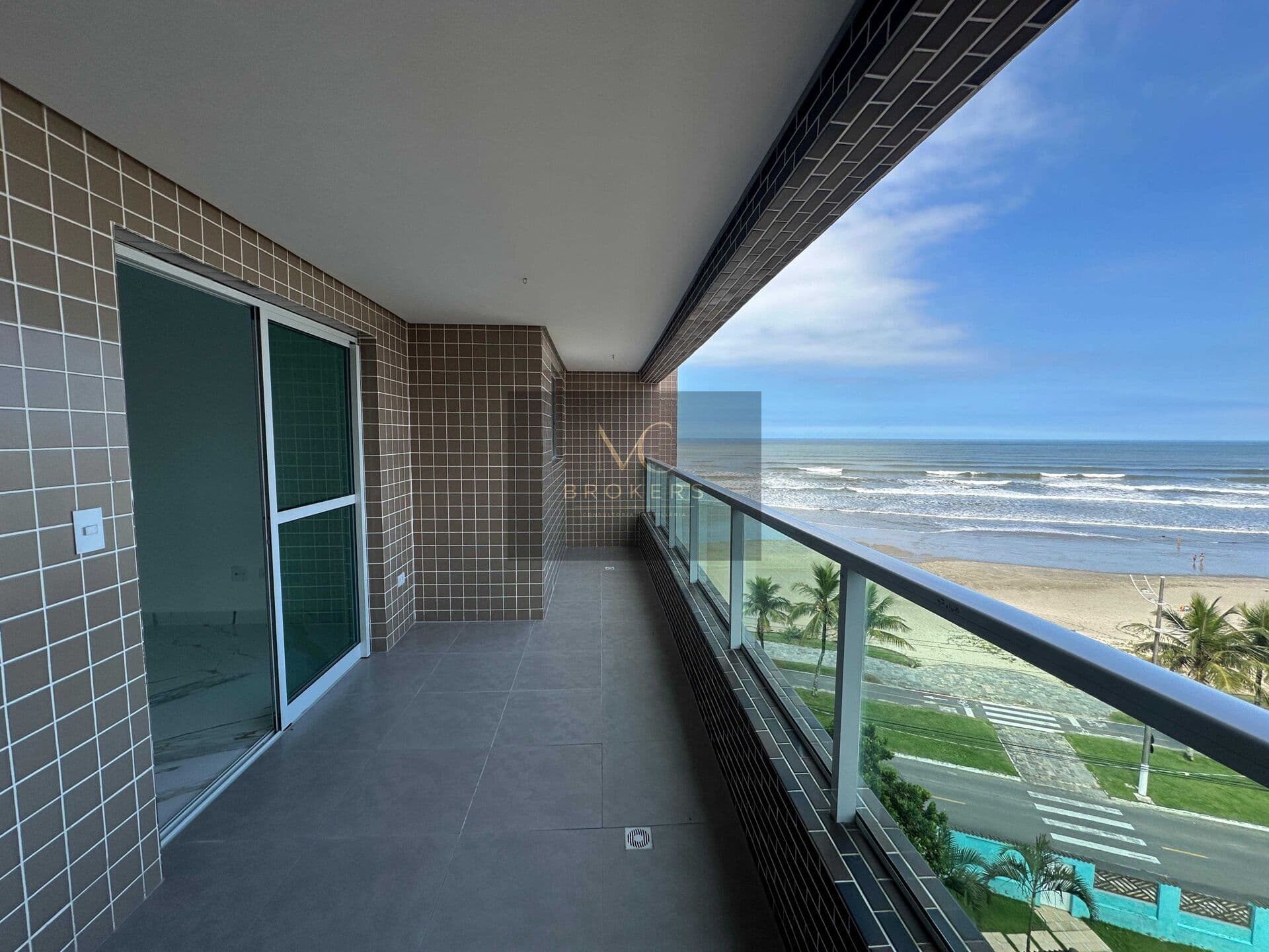 Apartamento vista mar 2 dormitórios 1 suíte e 1 vaga de garagem