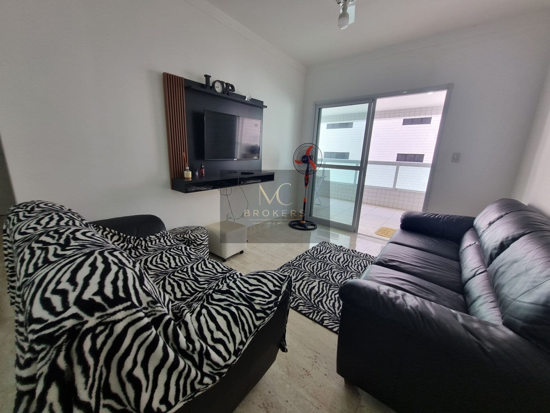 Apartamento de 2 dormitórios a venda na Aviação na Praia Grande a 100 metros do mar