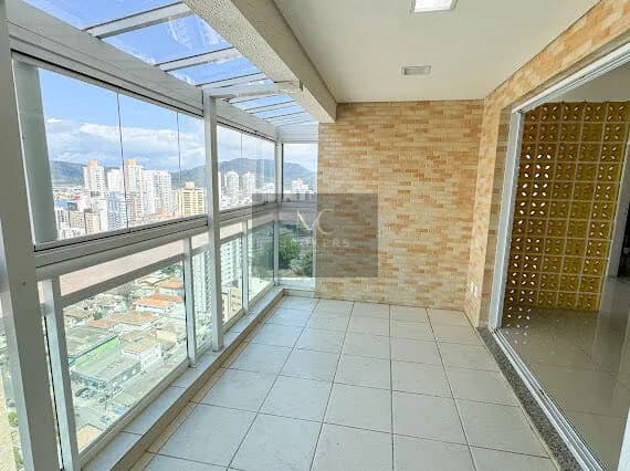 Apartamento Cobertura Duplex 3 suítes sendo 1 Master 3 vagas de garagem no bairro Ponta da Praia