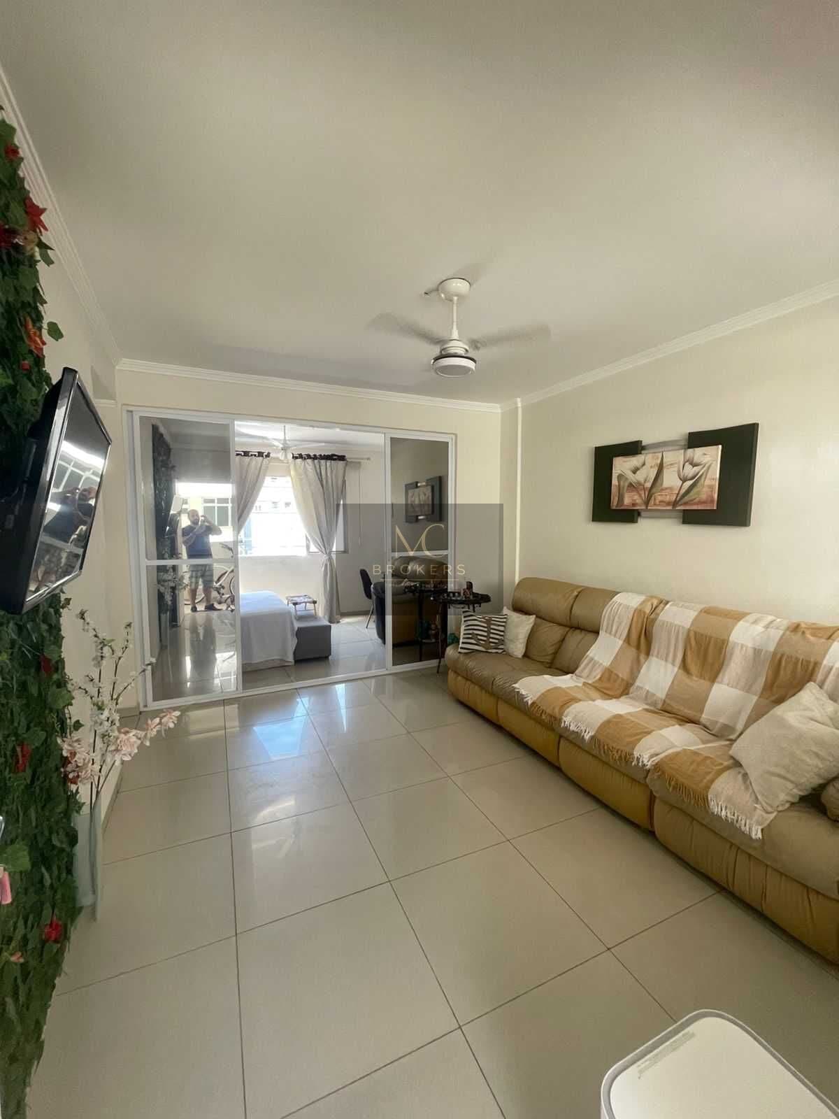 Apartamento Padrão com 1 dormitorio e 1 vaga de garagem no bairro boqueirão
