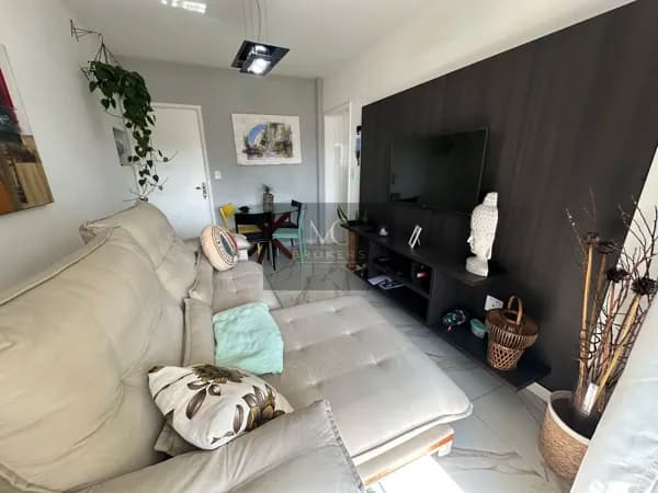 Apartamento à venda no bairro Aviação em Praia Grande, SP. 2 dormitórios.
