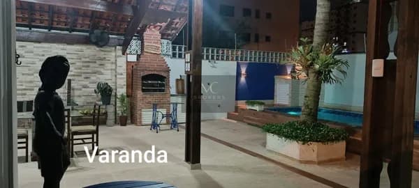Casa 3 dormitorios sendo 2 suites, com edícula, piscina, 2 vagas, aviação