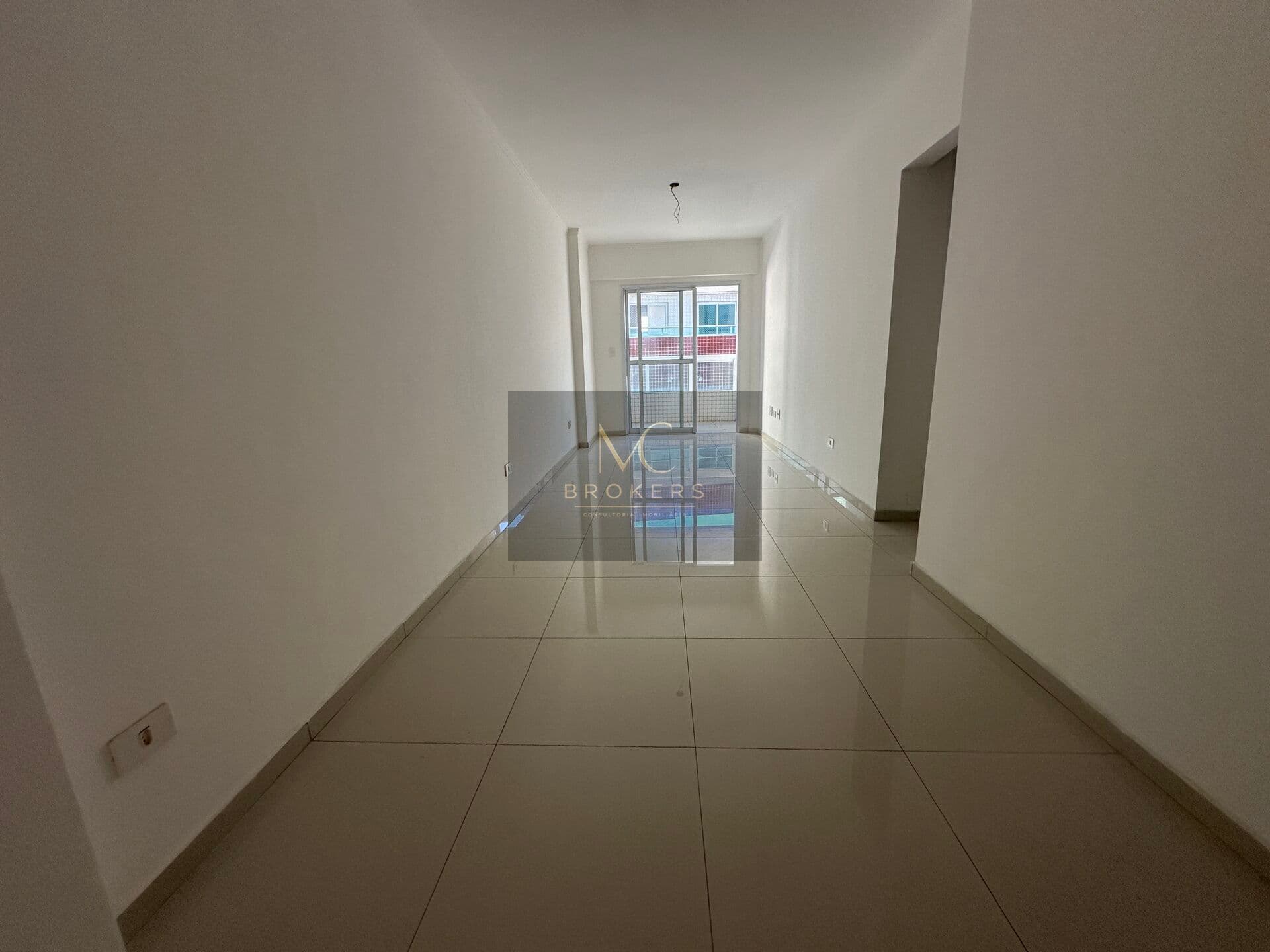 Apartamento à Venda no Bairro Guilhermina em Praia Grande, SP. 2 dormitórios sendo suítes!