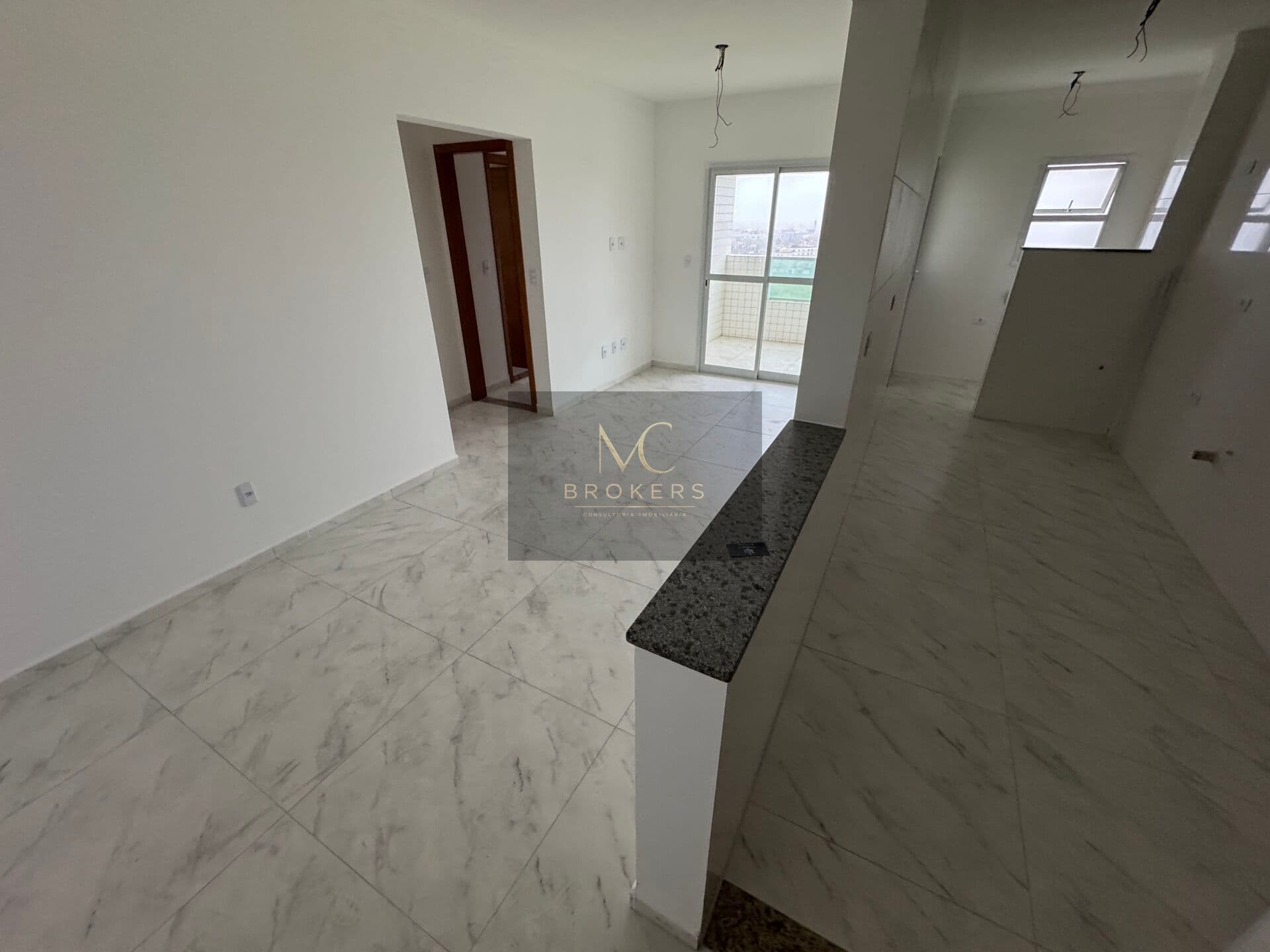 Apartamento 2 dormitorios sendo 1 suite, 1 vaga, mirim