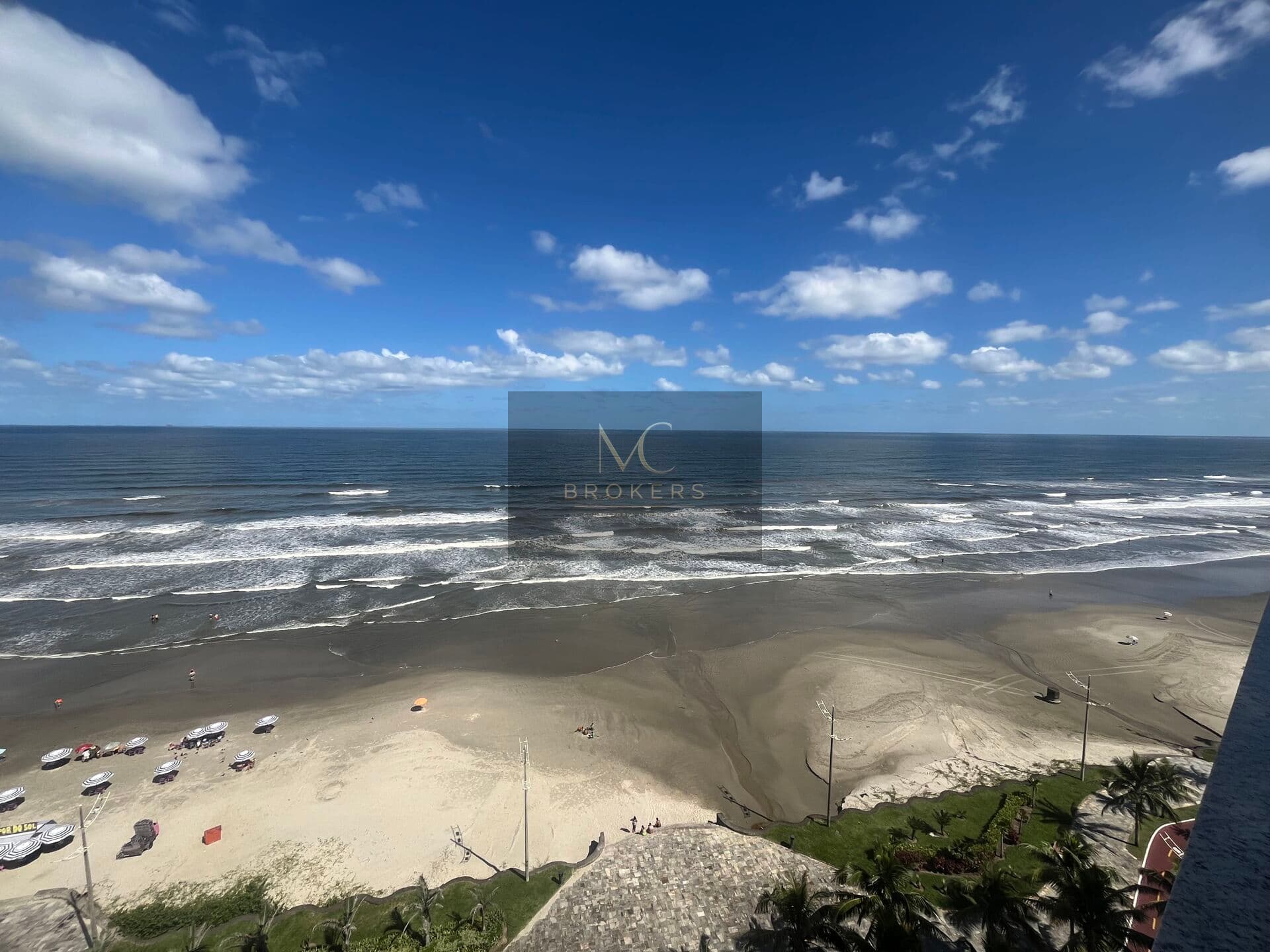 Apartamento Alto Padrão vista total do Mar, mobiliado à venda no Caiçara Praia Grande, SP. 3 dormitórios, sendo 2 suítes, 3 vagas de garagem!