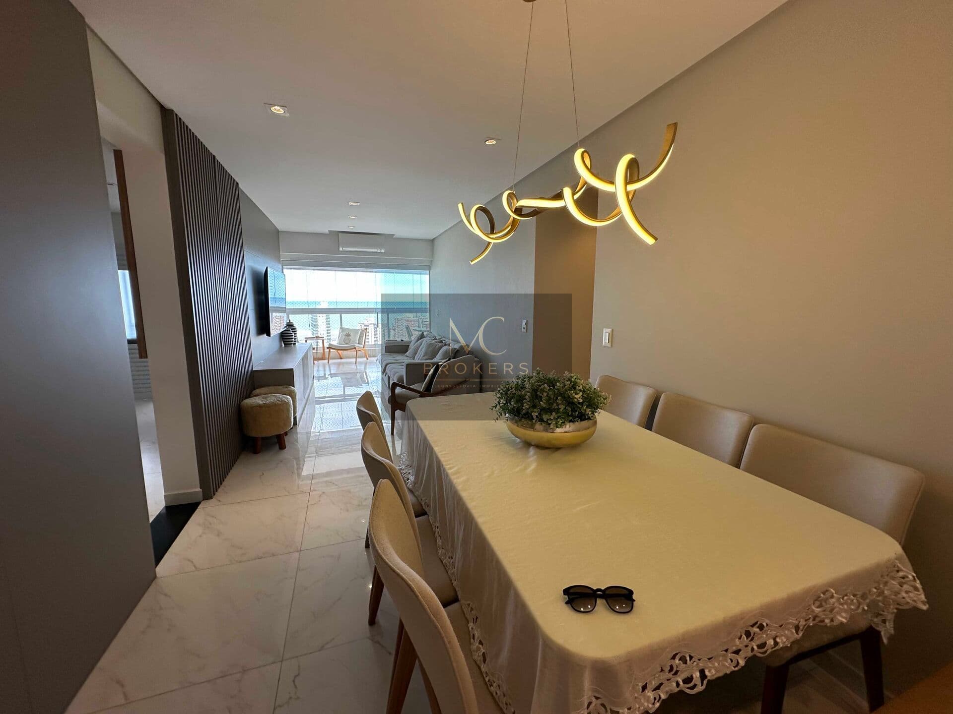 Apartamento vista Mar 3 suítes e 3 vagas de garagem