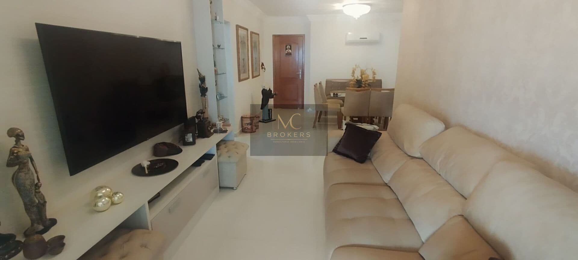 Apartamento à venda no bairro Caiçara em Praia Grande, SP. 2 dormitórios sendo 1 suíte.