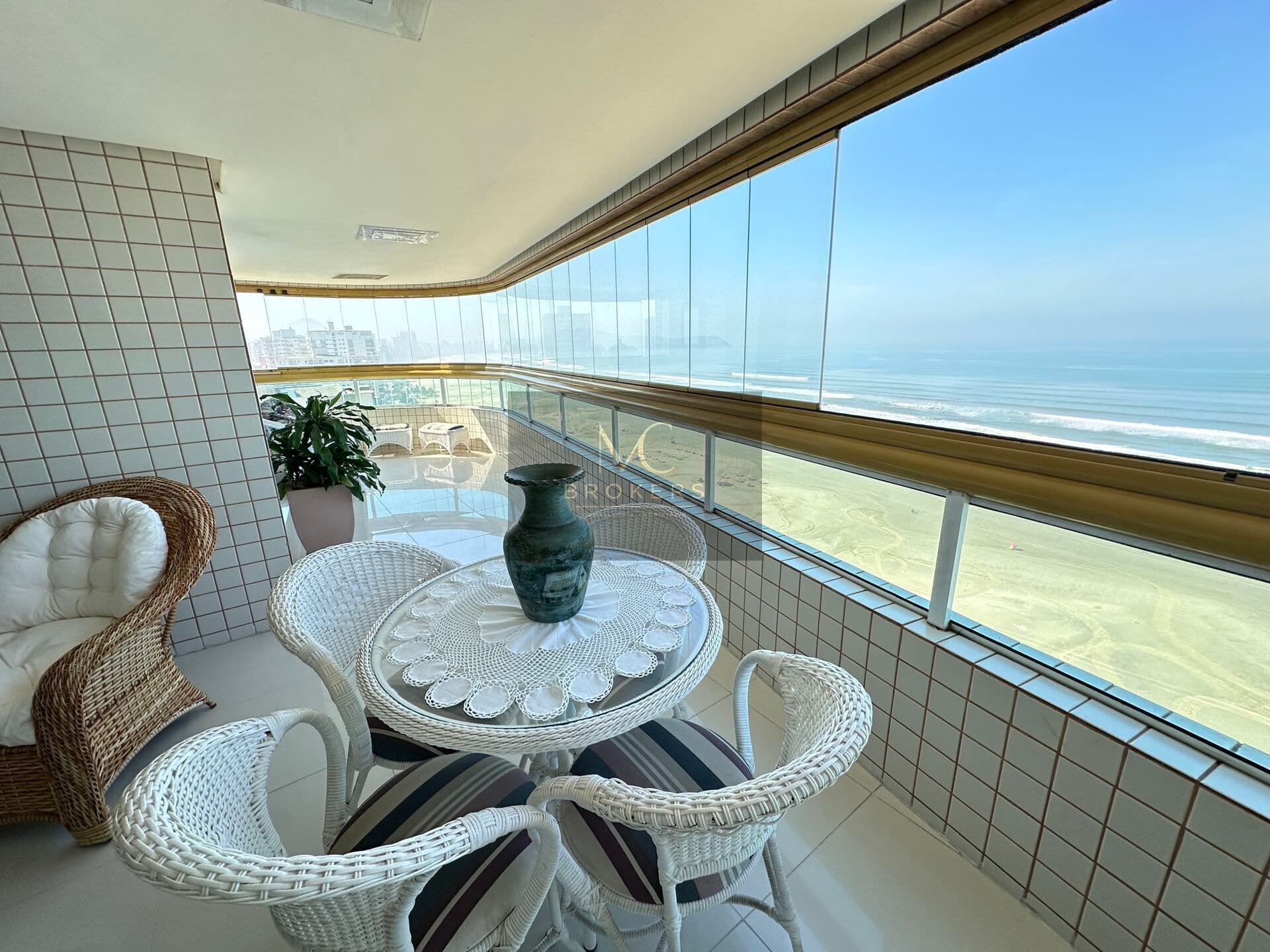 Apartamento frente mar