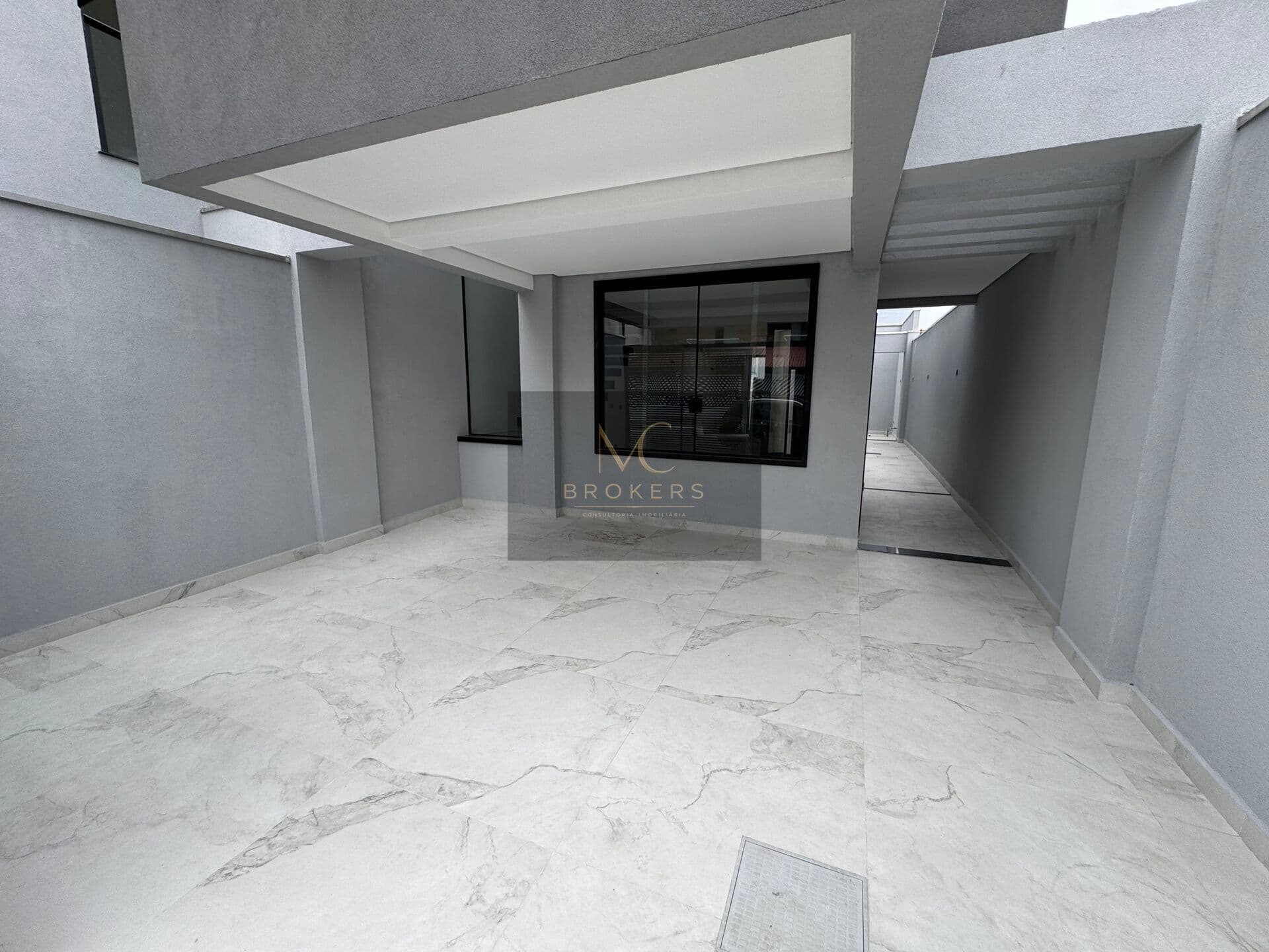 Sobrado Alto padrão, 3 suites com piscina