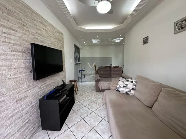Apartamento à venda no bairro Guilhermina em Praia Grande, SP. 2 dormitórios (1 suíte)