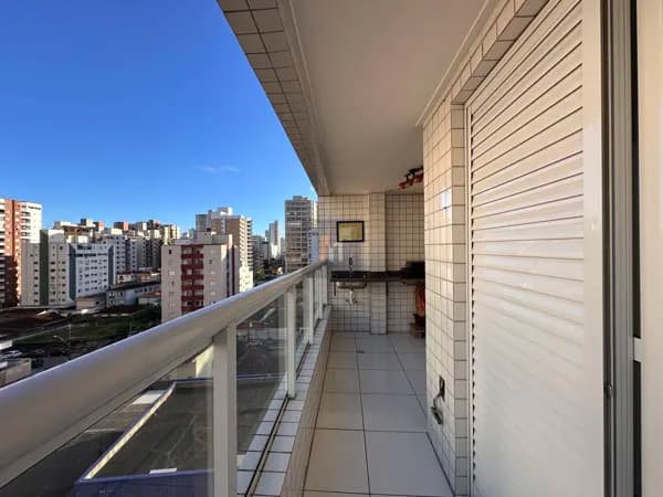 Apartamento Mobiliado à venda no bairro Aviação em Praia Grande, SP. 1 dormitório, sala com sacada!