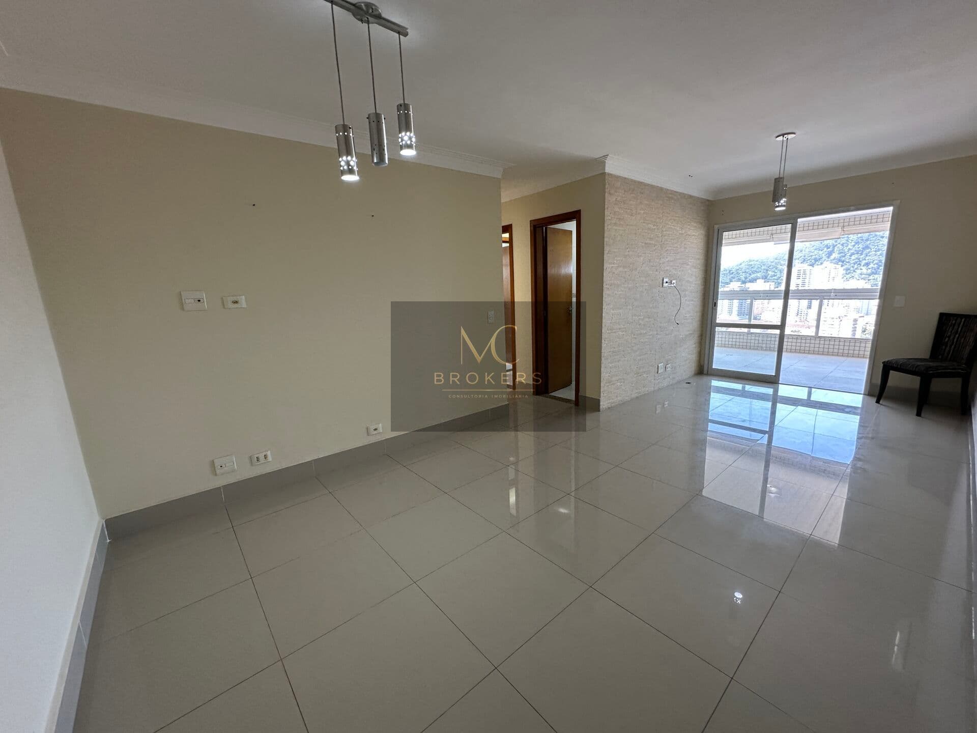Apartamento à venda no bairro Boqueirão em Praia Grande, SP. 2 dormitórios sendo 2 suíte.