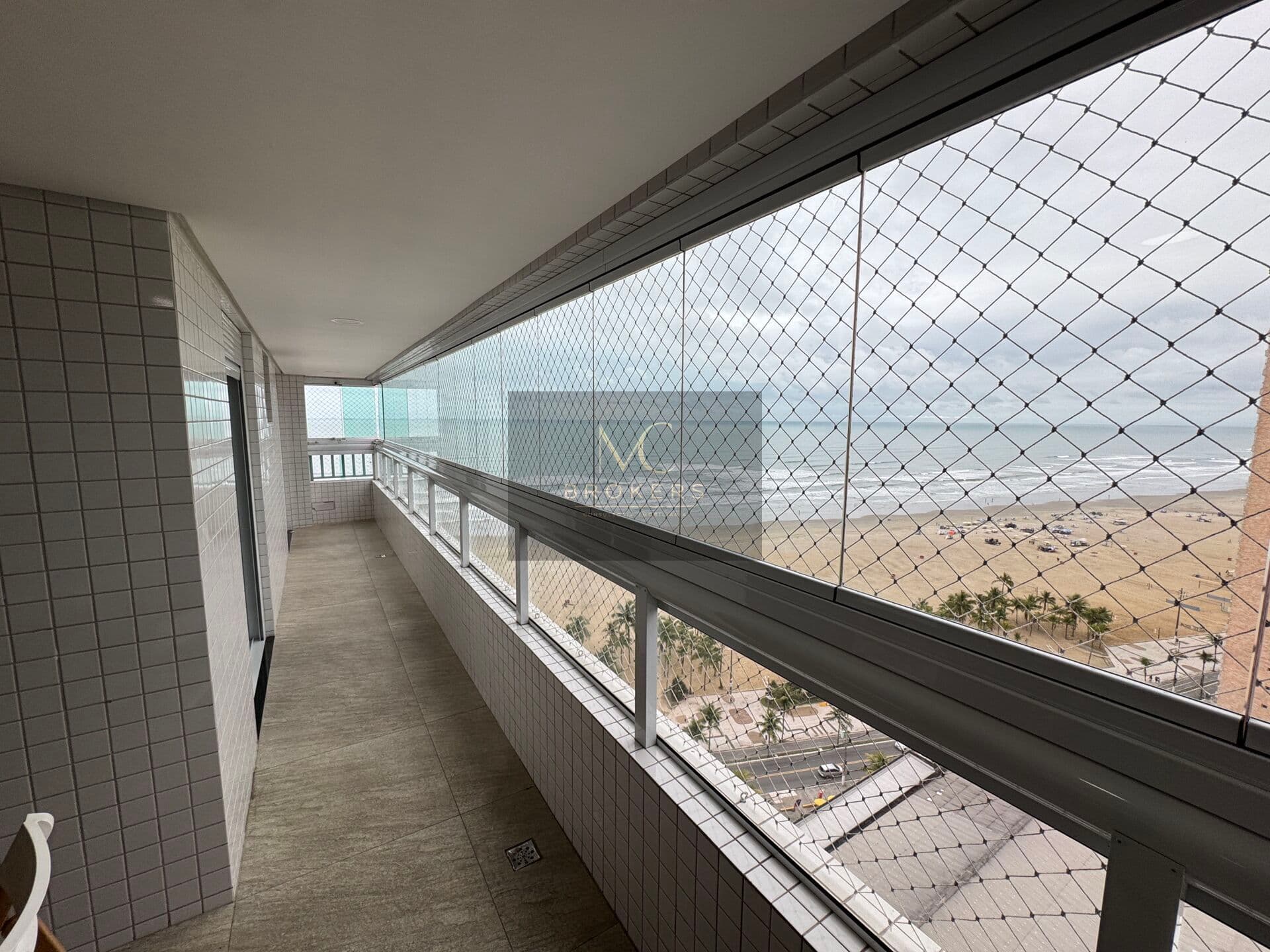 Apartamento vista mar 3 suites, lavabo, 2 vagas, Guilhermina