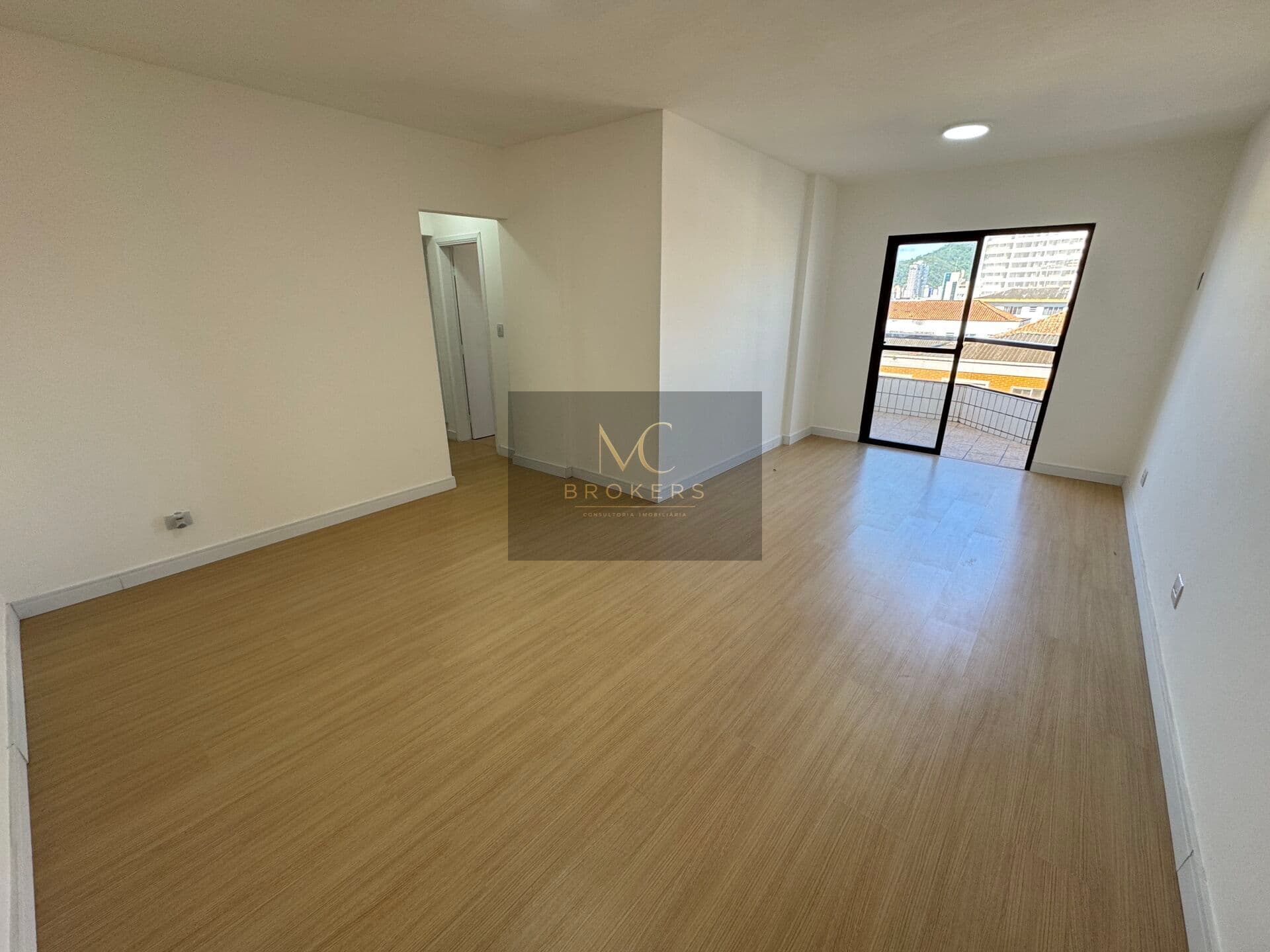 Apartamento 2 dormitórios sendo 1 suite, 1 vaga, boqueirão