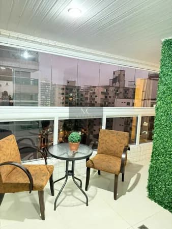 Apartamento à venda no bairro Ocian em Praia Grande, SP. 2 dormitórios sendo 1 suíte