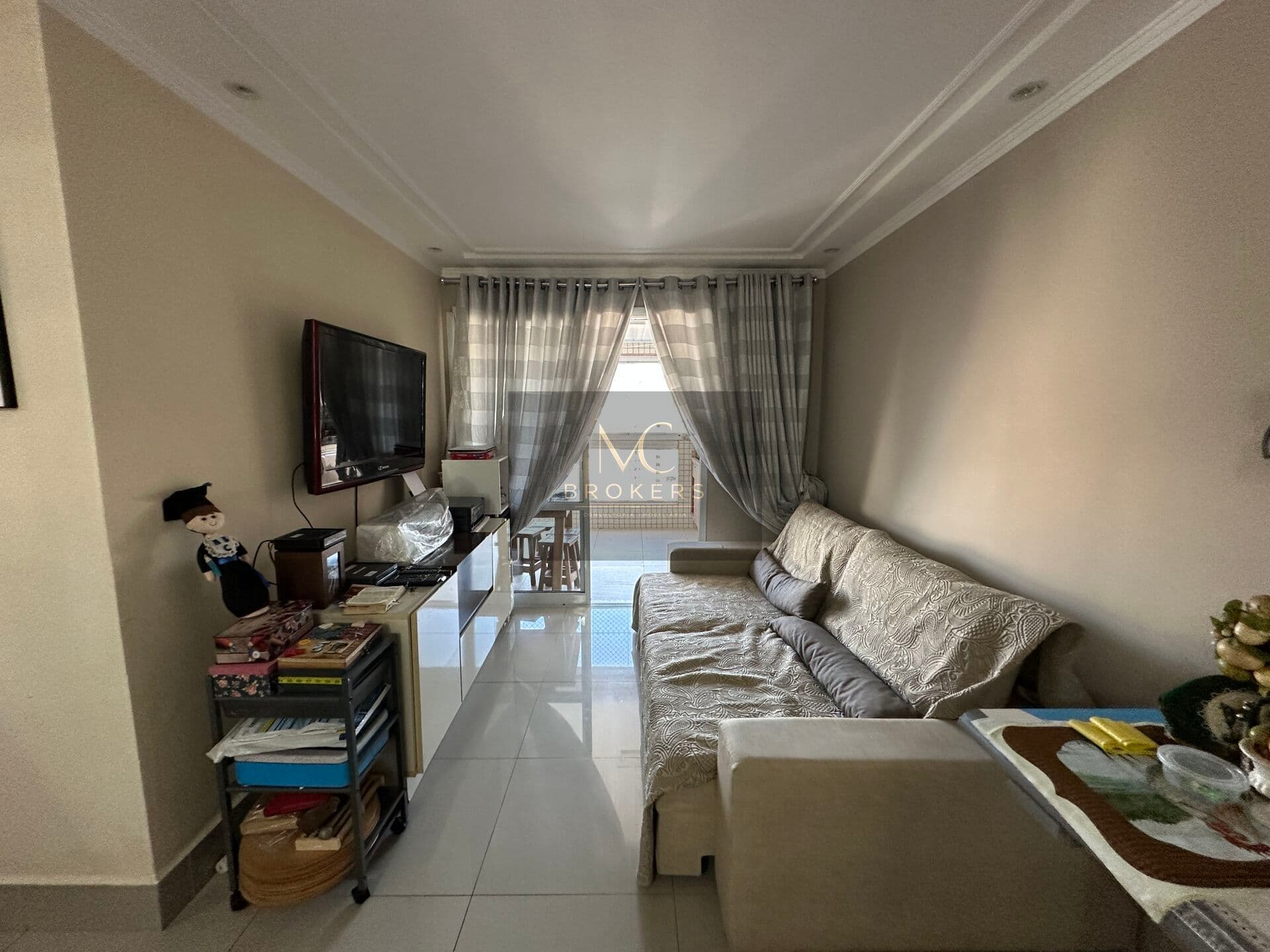 Apartamento à venda no bairro Boqueirão em Praia Grande, SP. 2 dormitórios sendo 2 suítes.