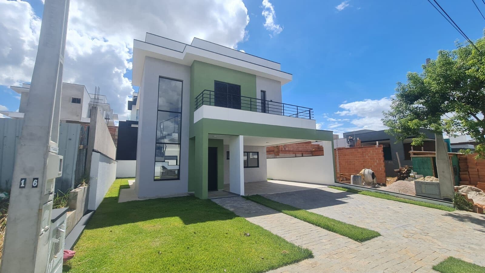 Casa moderna à venda no Gran Ville São Venâncio 02