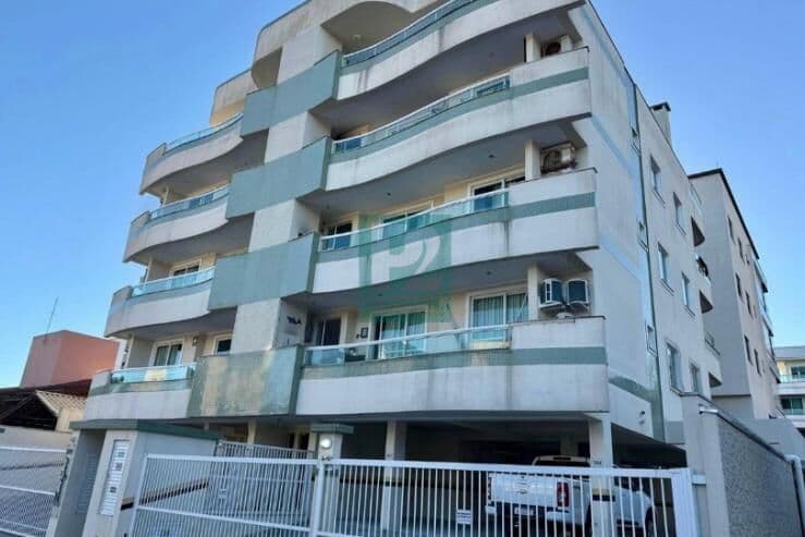 Apartamento Mobiliado a Apenas 200 Metros da Praia de Bombas!