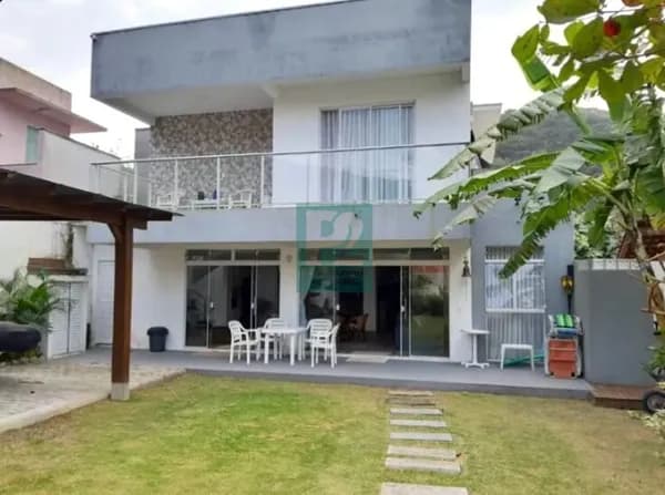 Sobrado Mobiliado na Praia da Tainha!!! Conforto, Privacidade e Natureza a Poucos Passos do Mar - Bombinhas/SC
