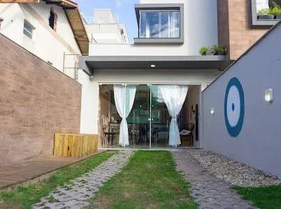Sobrado Triplex a 400m da Praia de Mariscal - Bombinhas/SC