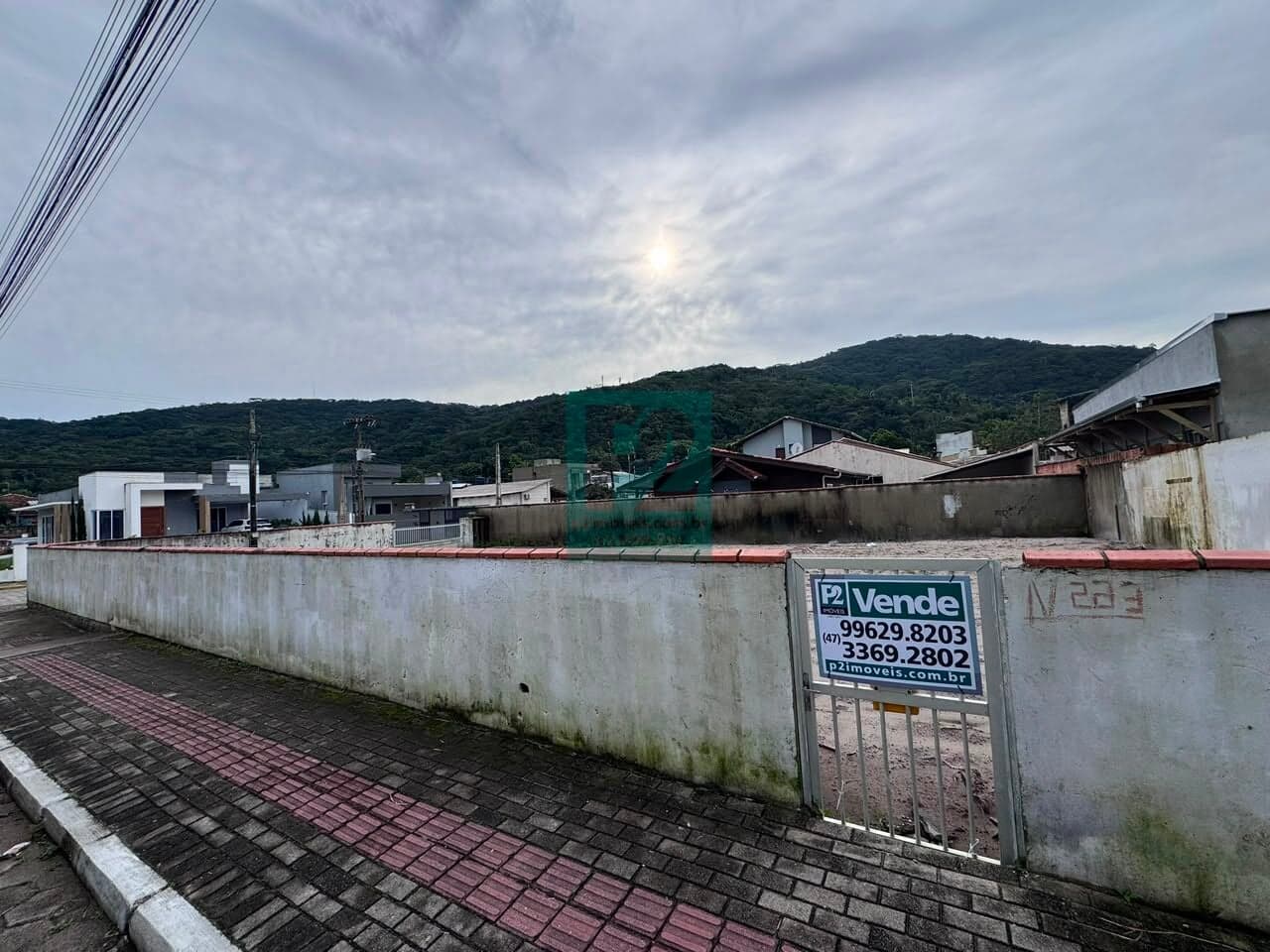 TERRENO AMPLO À VENDA NA PRAIA DE ZIMBROS - BOMBINHAS/SC