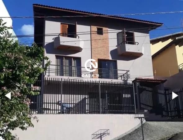 Apartamento Padrão 4 Quartos sendo 1 suíte com closet e varanda, Jardim Centenário.