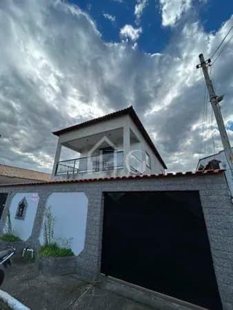 Casa com 05 quartos sendo 01 suíte no bairro São Caetano, em Resende/RJ