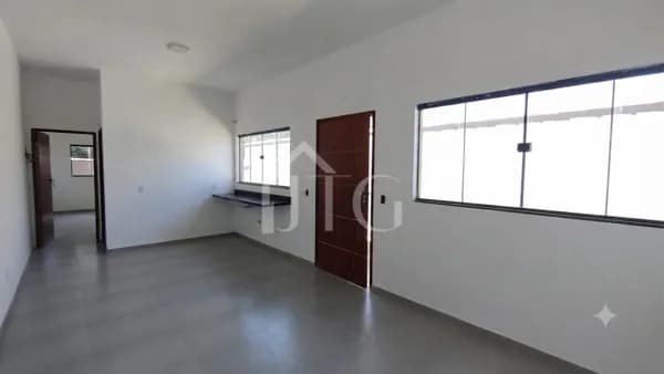 Casa com 02 quartos no bairro Monet, em Resende/RJ