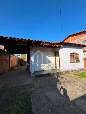 Casa com 03 quartos no bairro Jardim do Sol, em Resende/RJ