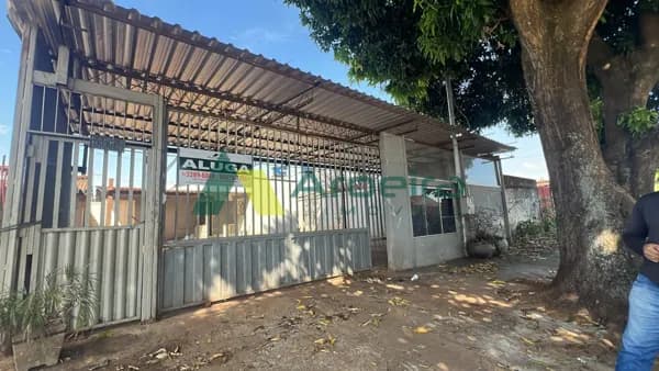 ALUGA-SE IMÓVEL COMERCIAL – AV. OLAVO BILAC