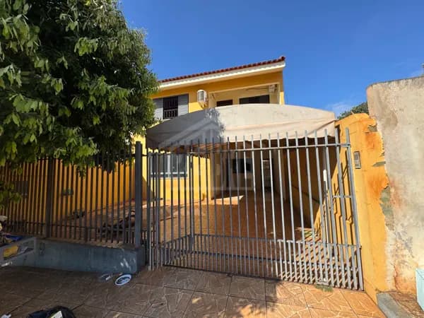 Sobrado em Bandeirantes - Jardim União