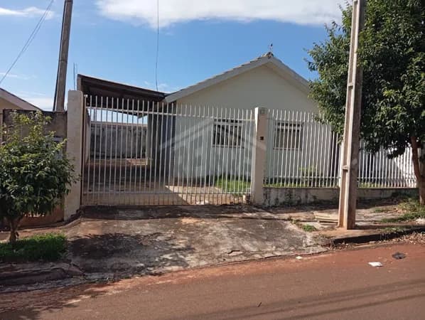 Casa em Bandeirantes - Joao Theodoro