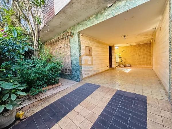 Casa 4 dormitórios, sendo 1 suíte à venda no bairro Aparecida - Santos/SP