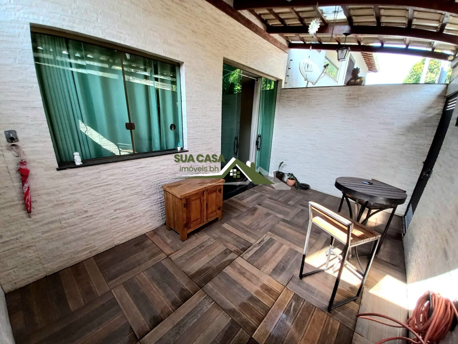 Casa - 180m² - 04 Quartos - 03 Vagas - Sta Amélia