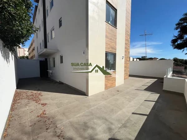 Apartamento Privativa - 02 Q - Elevador - Candelária