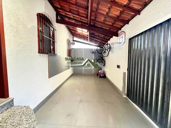 Casa - 03 Quartos - 01 Suíte - 01 Vaga - Bairro Copacabana