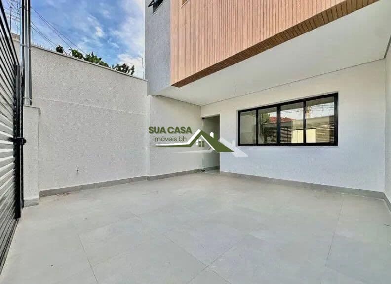 Casa - 03 Quartos - 01 Suíte - 02 Vagas - 128m²
