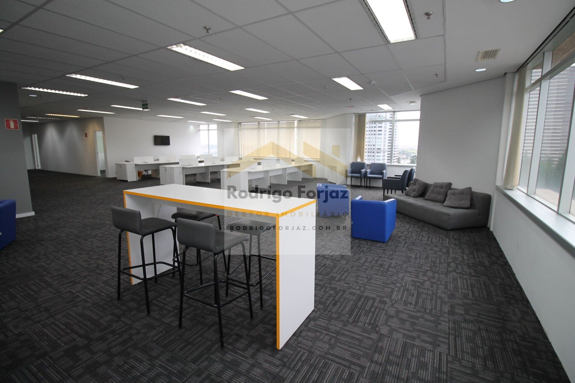 Sala 100% MOBILIADA Centro Administrativo Rio Negro LOCAÇÃO - Alphaville - A/C:339,09m², Ar Cond, Carpete, 09 Vagas