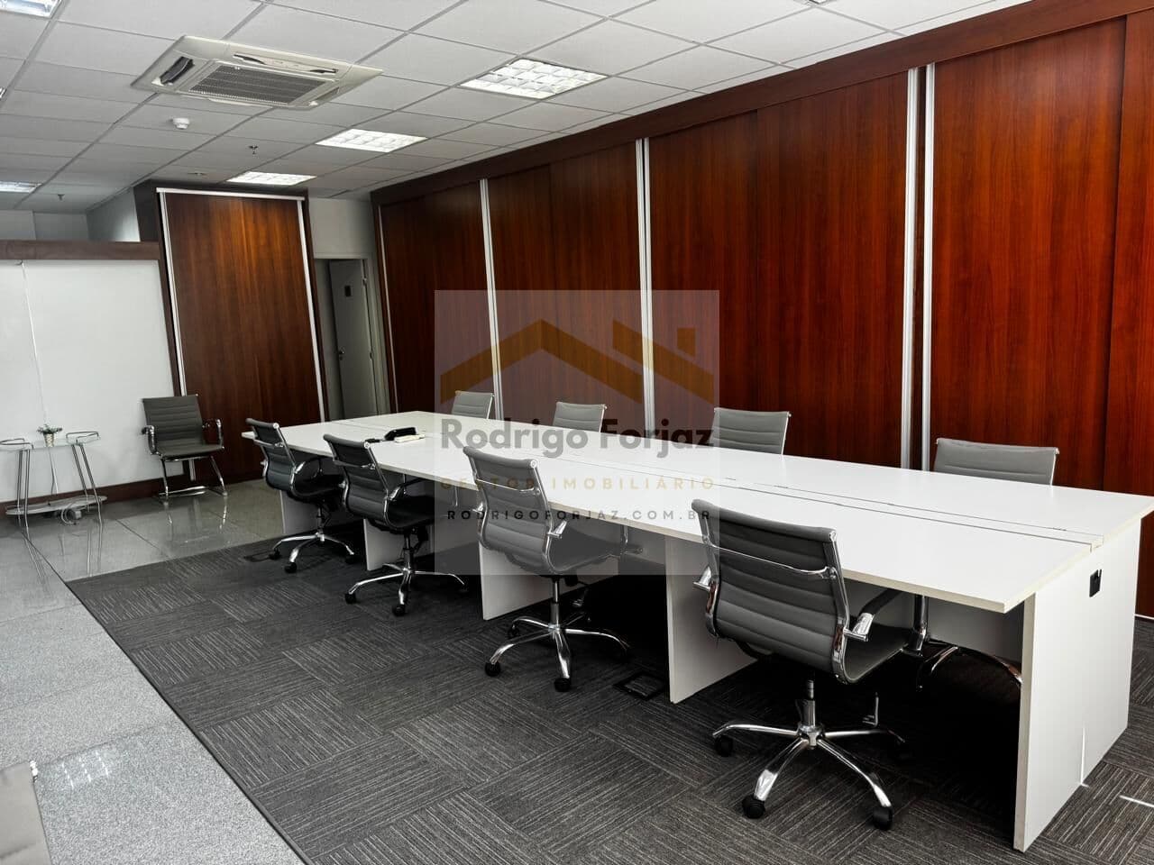 Sala À VENDA, 100% MOBILIADA, 110 m² - ALPHAVILLE - ED. CEA 01 - PRÓX ROD. CASTELLO BRANCO, 02 VAGAS