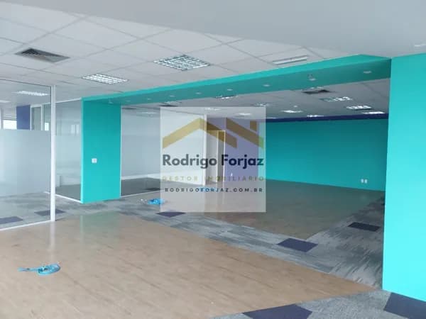 Laje Comercial À VENDA C/ RENDA Ed. West Side: A/C:577,59m², Piso elevado, Forro, Luminárias, Ar Cond dutado, Divisórias, 4 Banheiros, 1 Copa, 14 Vagas
