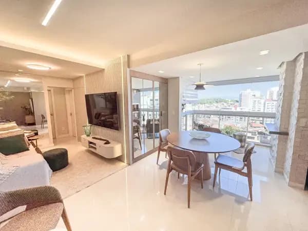 Apartamento de 90,53 m² com 2 quartos sendo 1 suíte na Agronômica