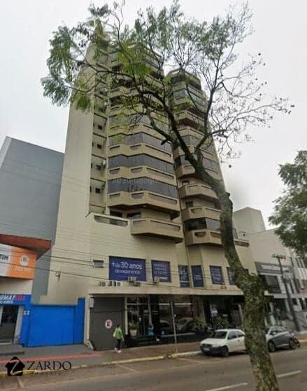 Apartamento com boa metragem e ótima localização