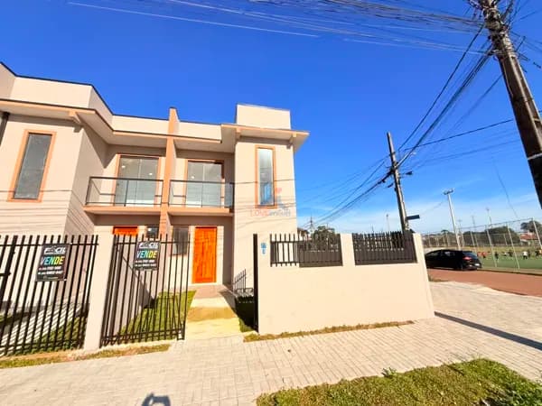 Sobrado de esquina em Campo de Santana, Curitiba/PR