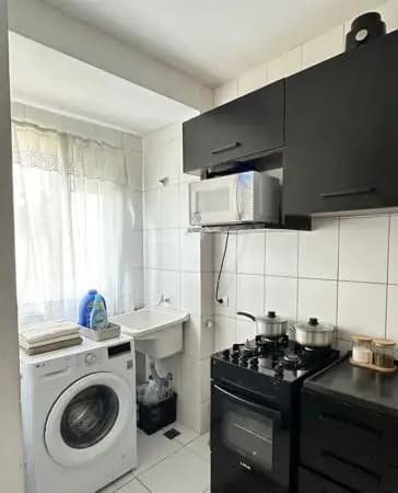 Apartamento à venda no bairro Campina da Barra - Araucária/PR | APARTAMENTO TÉRREO - R$ 240.000 - APARTAMENTO SEMI-MOBILIADO
