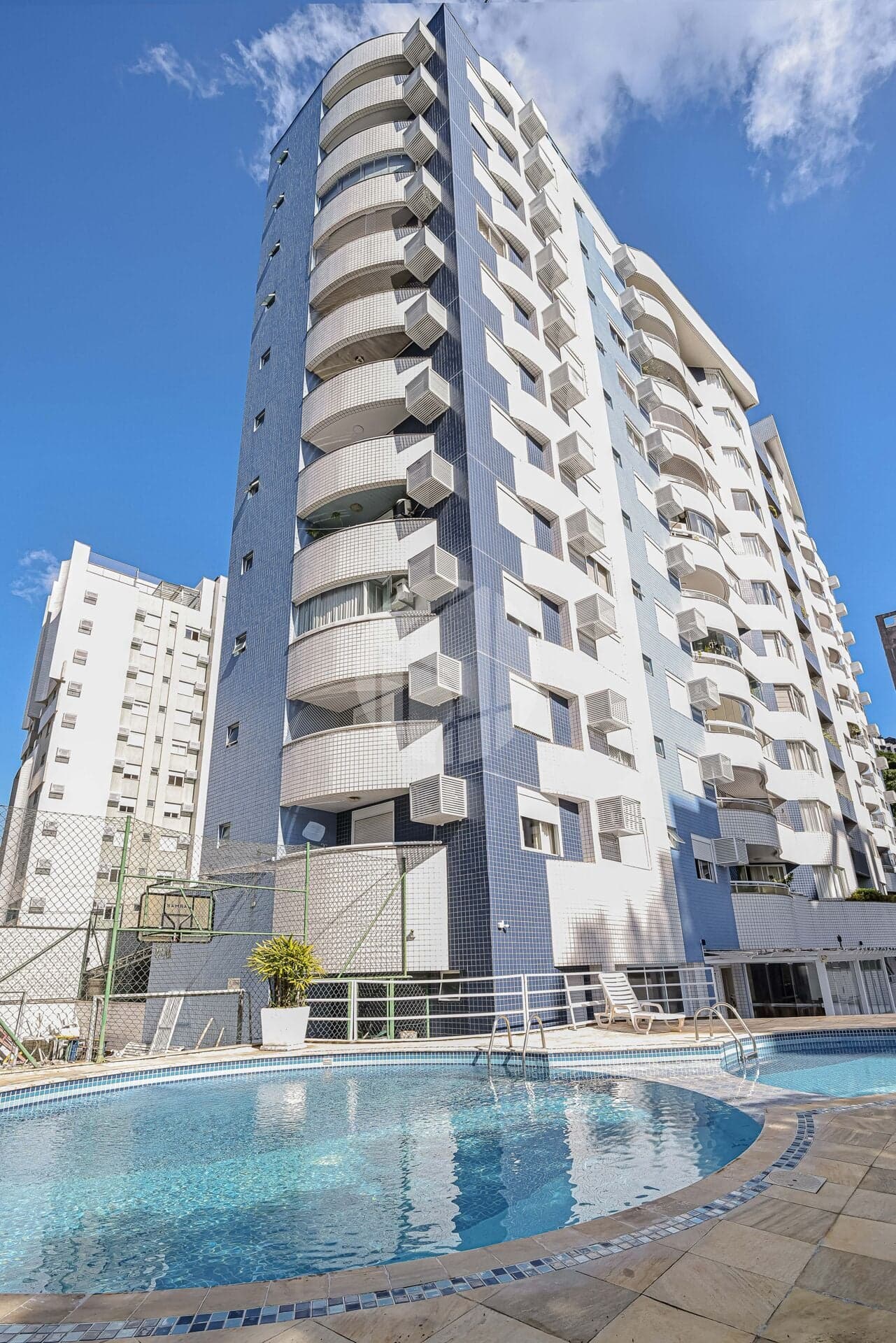 Apartamento à venda no Atiradores em Joinville | 220m² privativos | 4 dormitórios | R$ 1.580.000