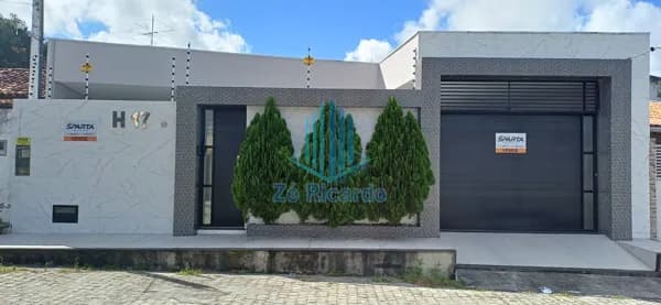Casa à venda 3/4, uma suíte, piscina no bairro Conjunto Centenário - Feira de Santana/BA